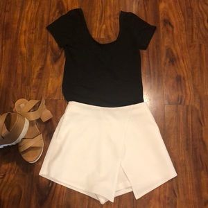 Blaque Label White skirt/shorts xs